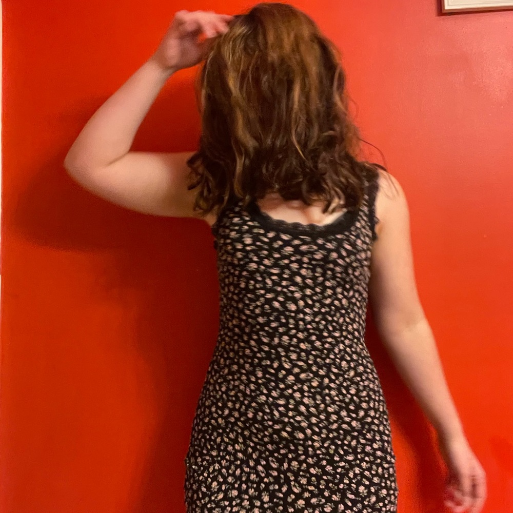 h&m floral dress, size M, mid thigh length